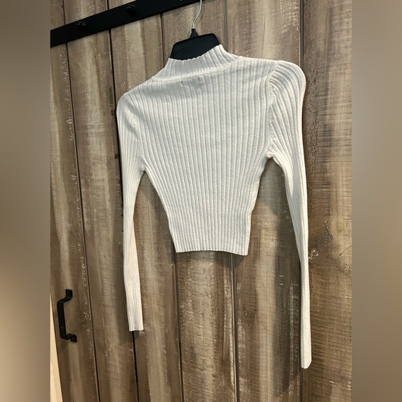 Kendall & Kylie crop ribbed turtleneck, XS - Picture 5 of 6